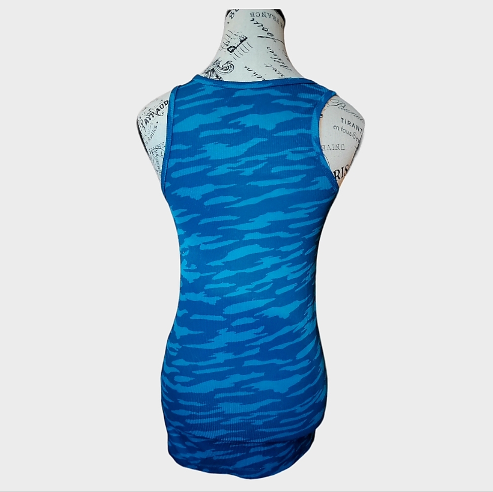 Under Armour HeatGear Fitted Blue Camo Tank Top Size Medium - Picture 2 of 3